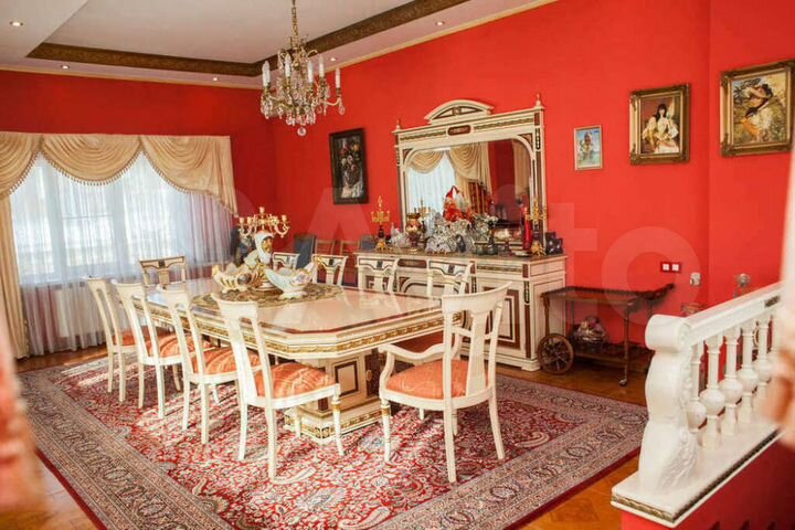 Дом 270 м² на участке 14 сот.