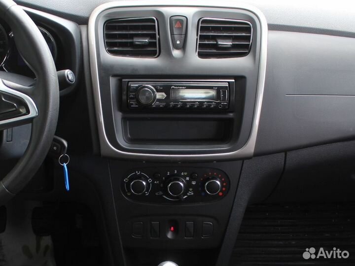 Renault Logan 1.6 МТ, 2018, 100 034 км