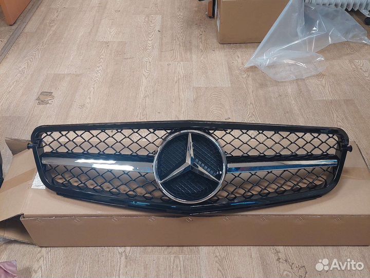 Решетка радиатора Mercedes w204 c204