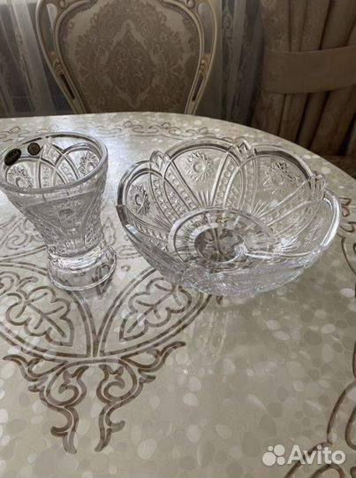 Ваза для фруктов и цветы