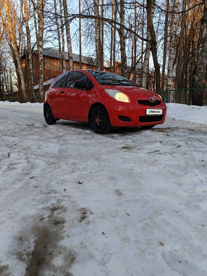 Toyota Yaris: фото владельца
