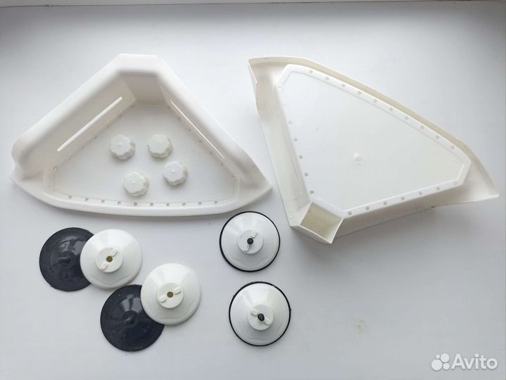 Полки угловые в ванную