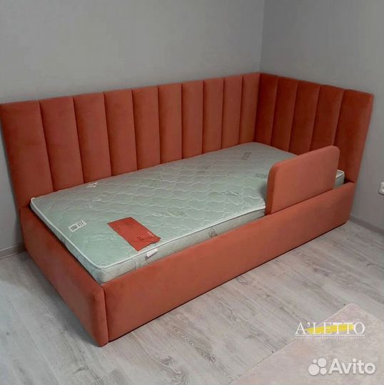 Детская кровать с мягкими бортиками