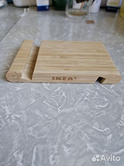 Деревянная подставка для телефона икеа бергенес