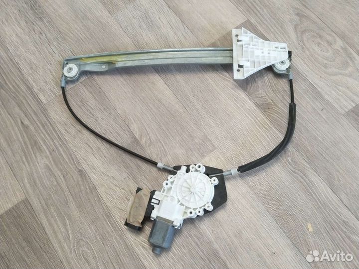 Стеклоподъемник элек задний лев Mitsubishi Colt 6