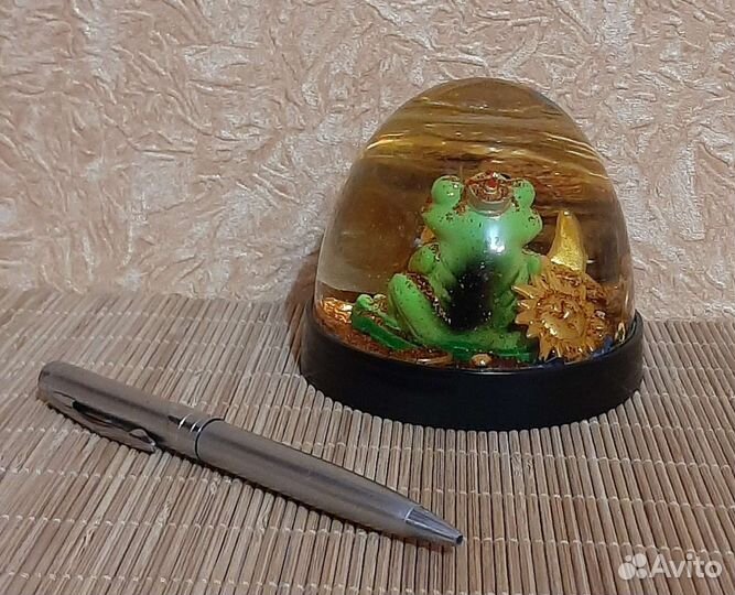 Подставка для ручки, Богатая лягушка