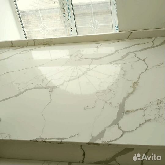 Лестница из искусственного камня акрил и кварц