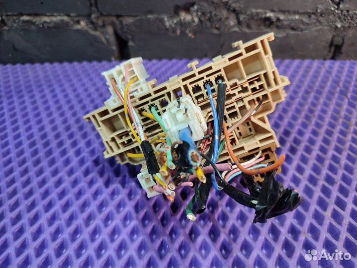 Блок предохранителей Nissan X-Trail NT31-000480