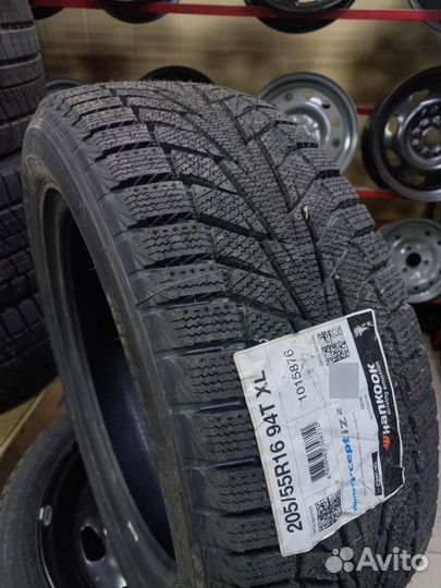 Hankook Winter I'Cept iZ 2 W616 205/55 R16