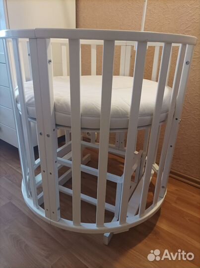 Детская круглая кроватка с маятником + матрас