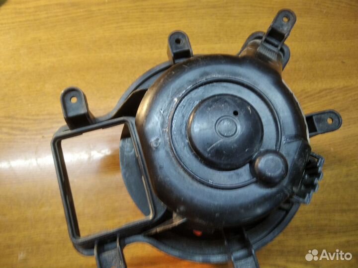 Вентилятор печки Peugeot 3008