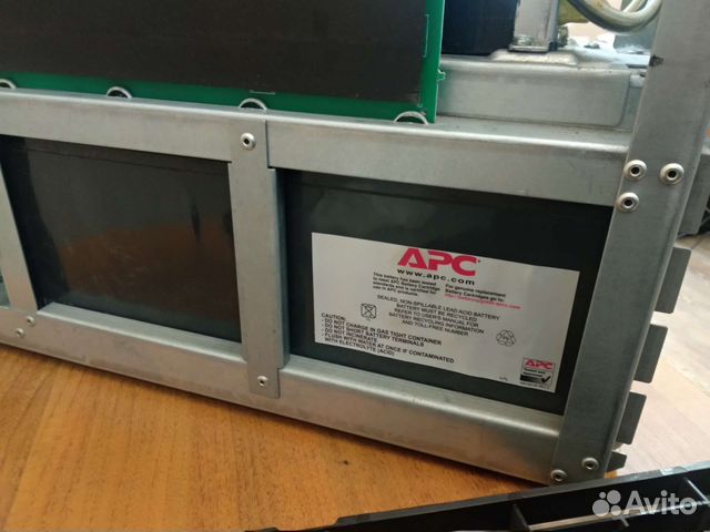 Ибп APC Smart UPS 2200