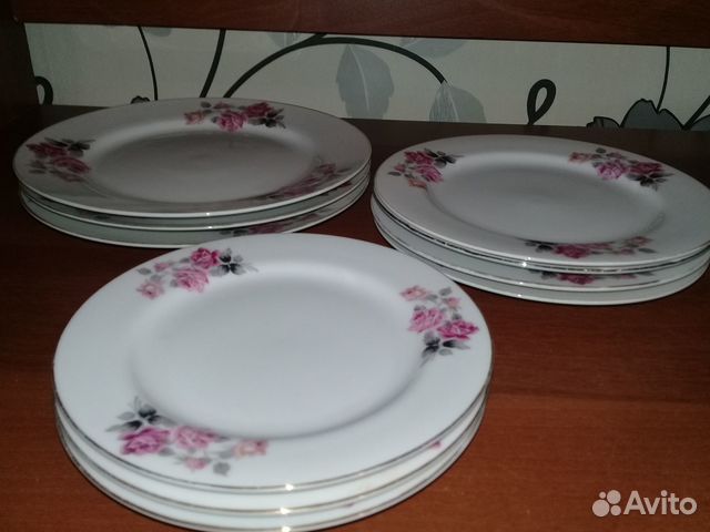 Фарфоровые тарелки