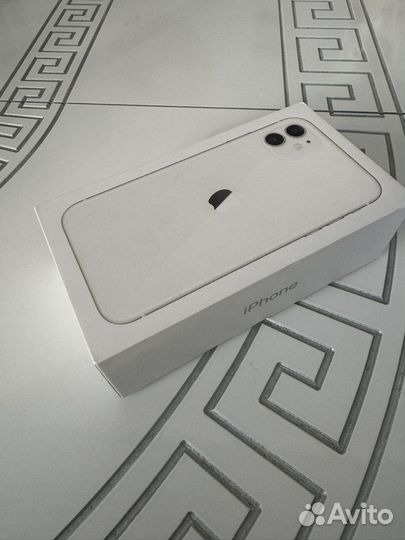 iPhone 11, 64 ГБ
