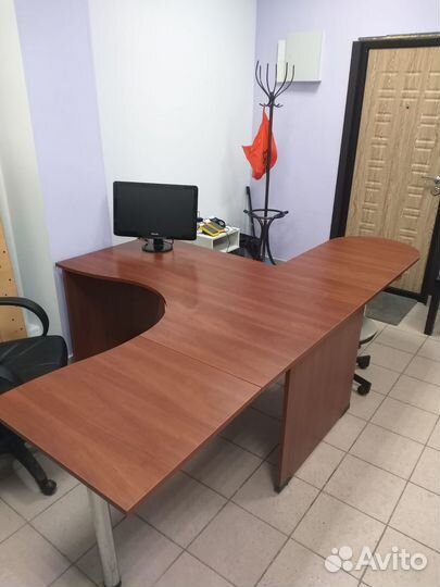 Офисный стол для руководителя