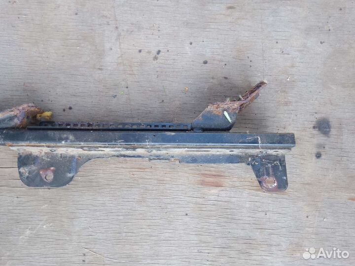 Салазки передних сидений Daewoo Nexia