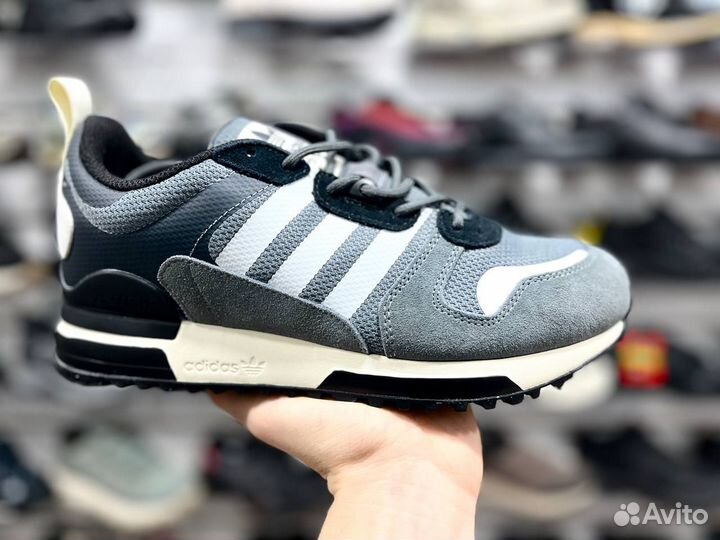 Кроссовки Adidas ZX 700