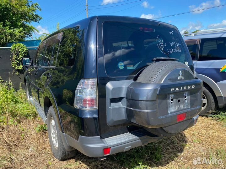 В разборе Mitsubishi Pajero 4 3.0 / 3.8