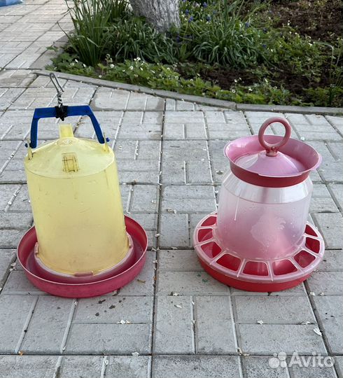 Кормушка и поилка для кур