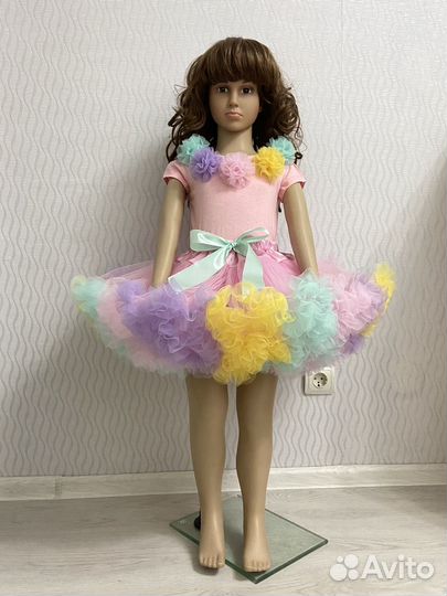 Костюм нарядный на девочку