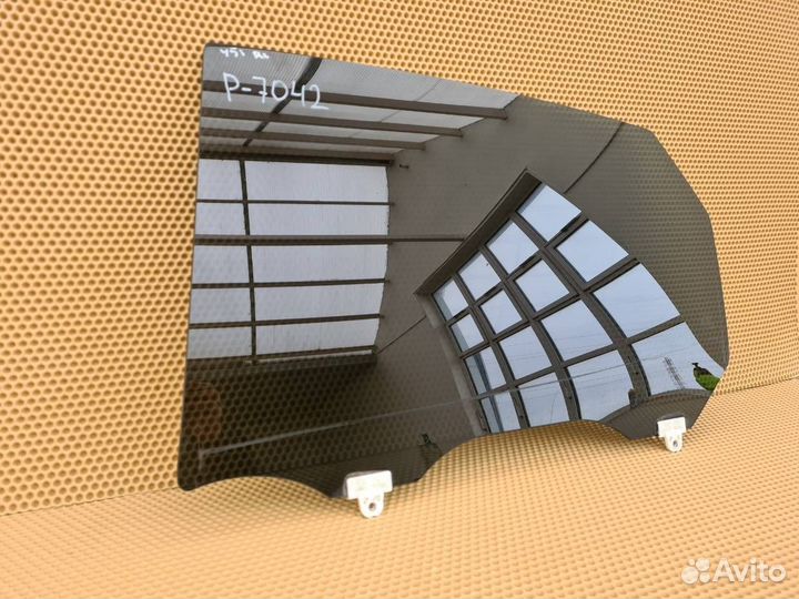 Стекло двери заднее левое Infiniti M Q70 Y51