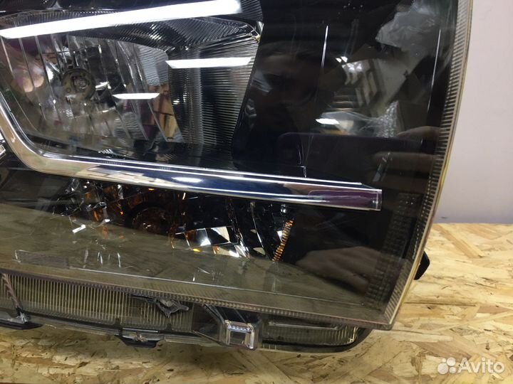 Фара правая или левая LADA xray