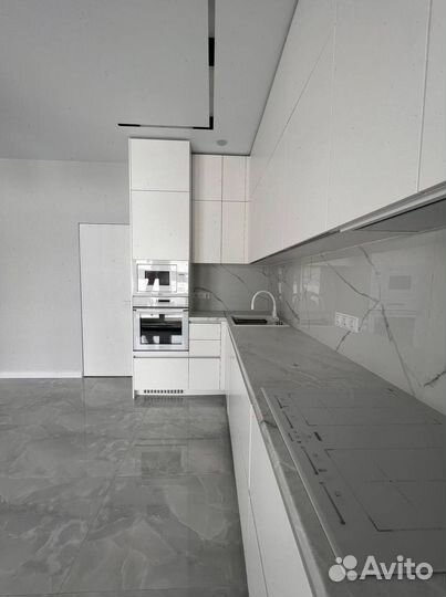 Кухня угловая новая в Казани