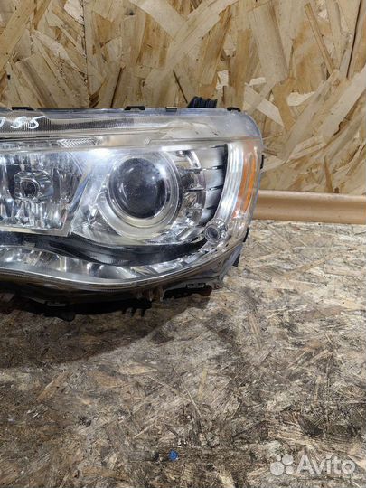 Фара Левая Ксенон Митсубиси Аутлендер XL рестайл