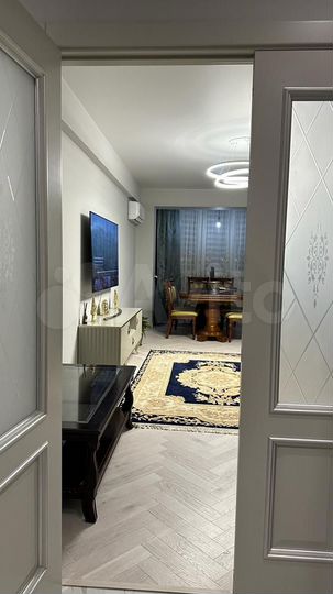 4-к. квартира, 100 м², 2/10 эт.