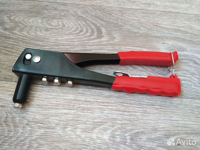 Заклёпочник