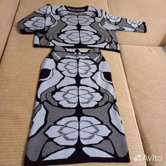 Костюм двойка женский с юбкой