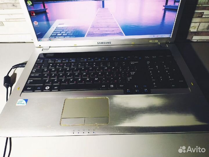 Samsung R728 - 17 дюймов \ Pentium \ 2 Озу\160HDD