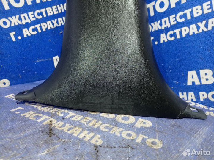 Обшивка средней стойки Ford Focus 1 седан 2002