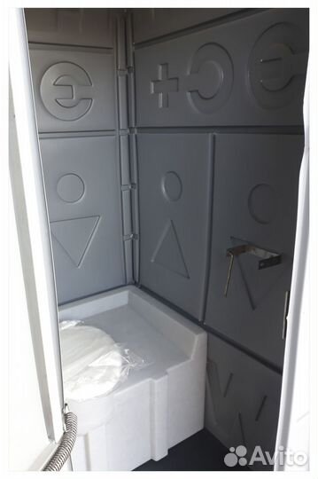 Туалетная кабина новая