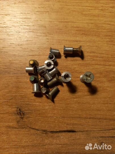 Винты для магнитофонных катушек