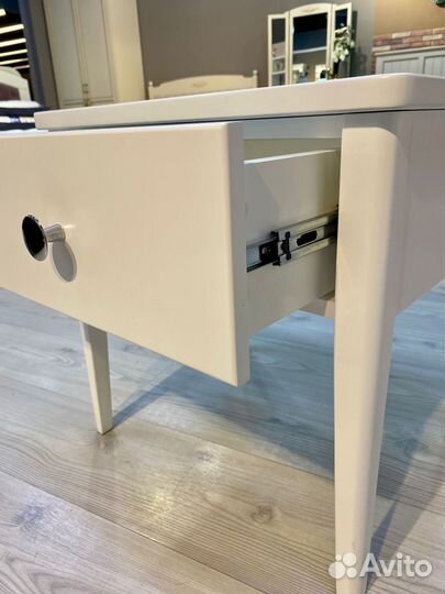 Тумба прикроватная из массива бука