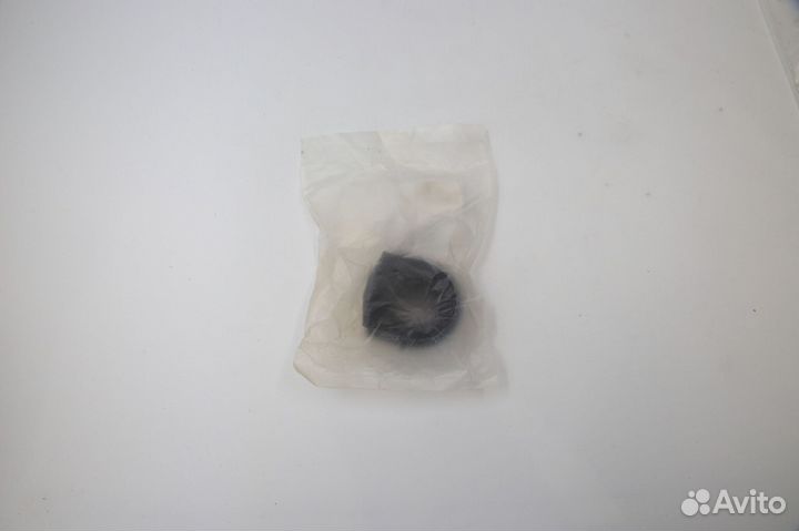 Втулка стабилизатора на Nissan Patrol Y61