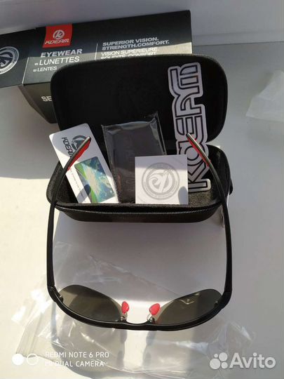 Очки солнцезащитные