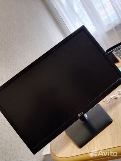 Монитор LG 24 дюйма новый