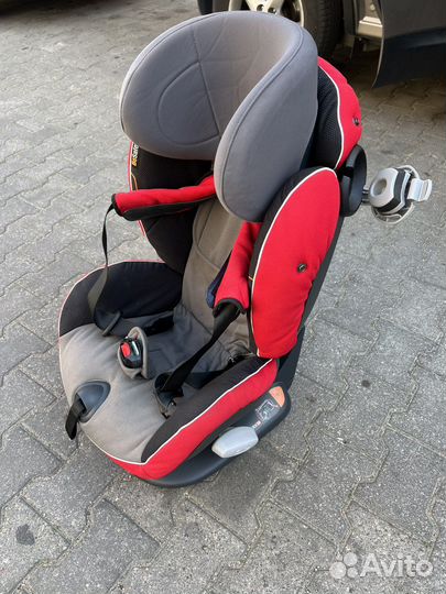 Детское автомобильное кресло