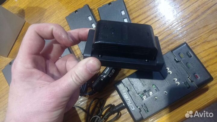 Зарядка для аккумуляторов различных видеoкамер