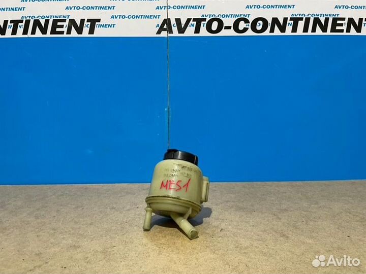 Бачок гидроусилителя Nissan Elgrand MNE51 VQ25