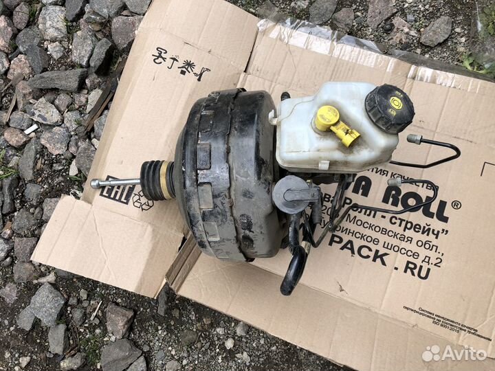Тормозной ваакум всборе Тойота Авенсис