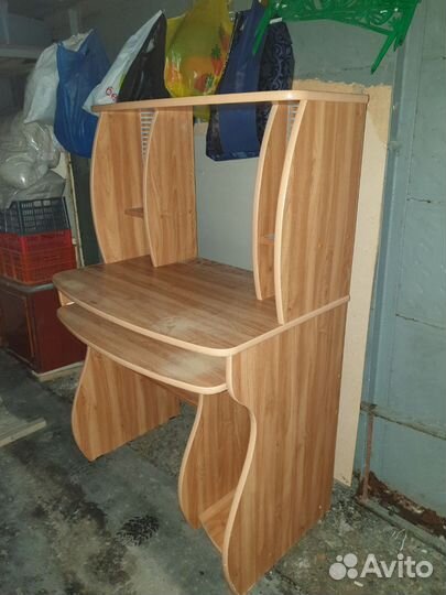 Компьютерный стол