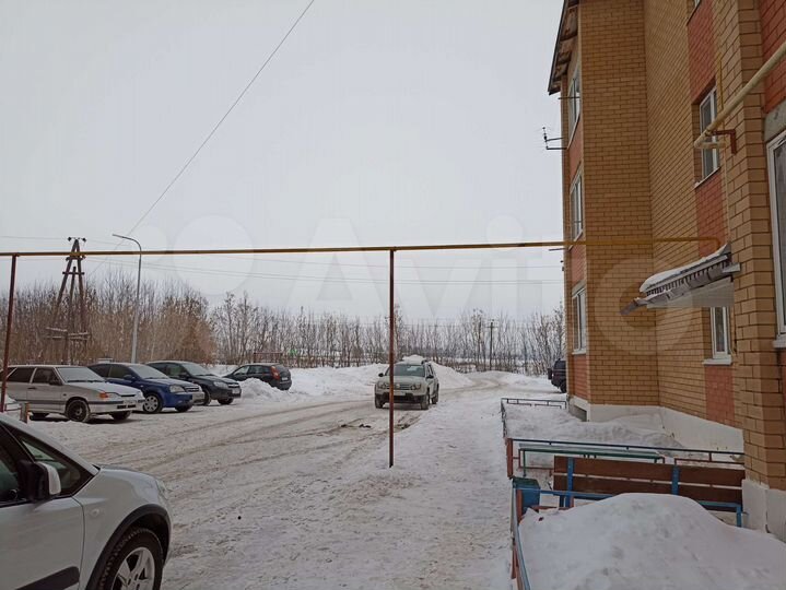 2-к. квартира, 50 м², 1/3 эт.