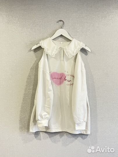 Футболка с длинным рукавом и открытыми плечами