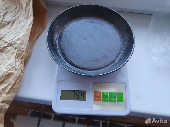 Сковорода с клеймом чугун