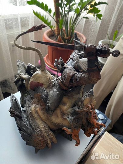 Ведьмак геральт фигурка из коллекционного издания