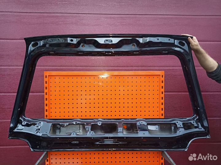 Крышка дверь багажника Лексус лх