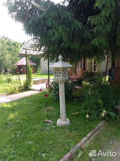 Уличный фонарь из бетона